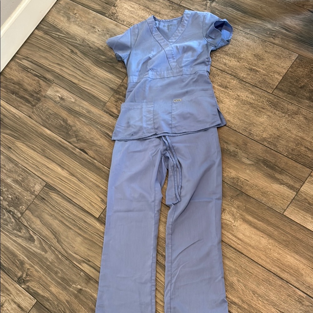 Women's Ceil Blue Greys Anatomy Scrub Set